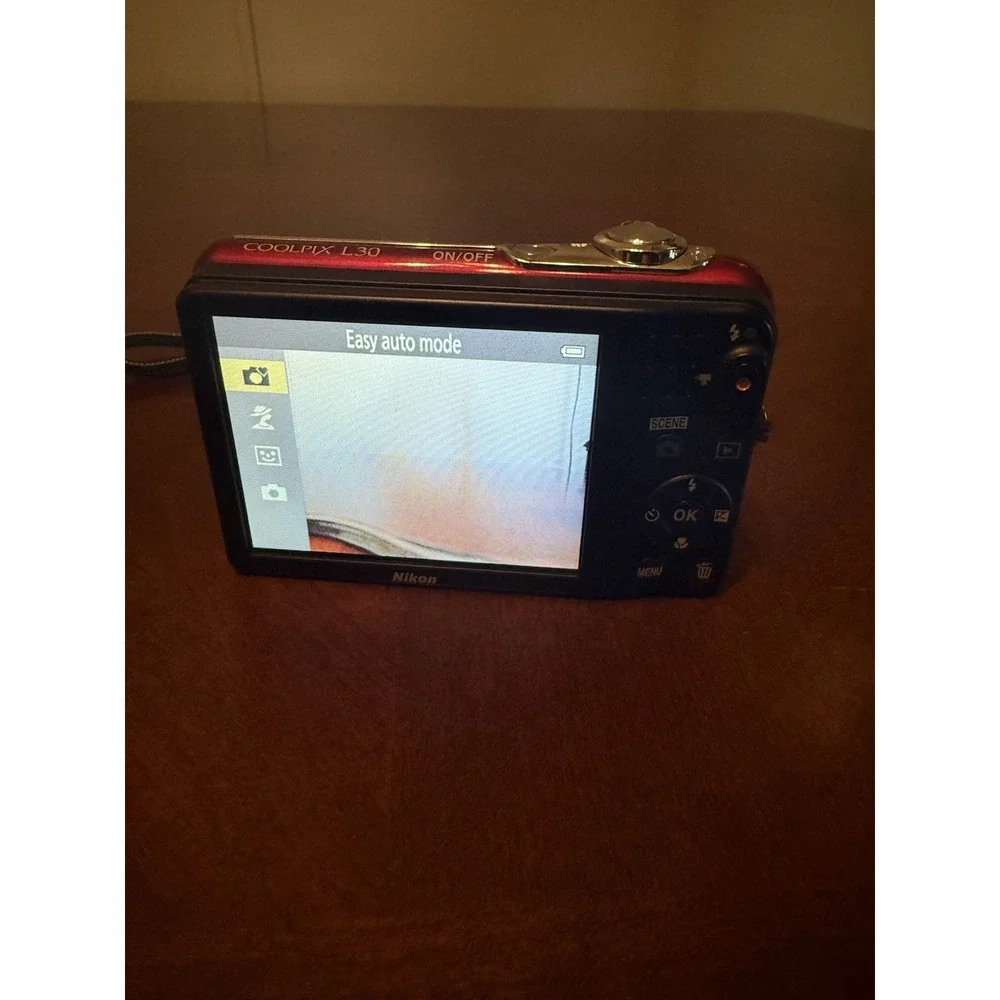 Nikon COOLPIX L30 Red Compact Digital Camera 20.1MP 5x Optical Zoom Tested